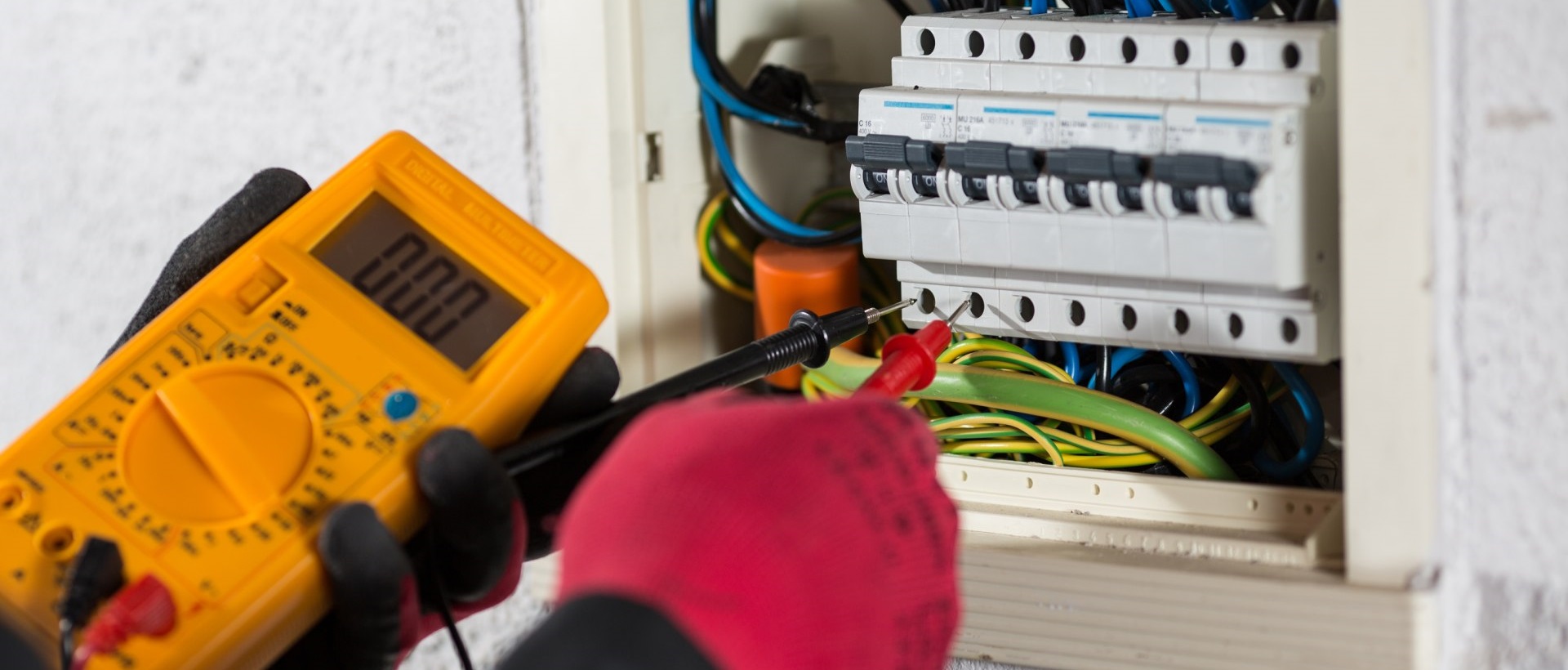 Electricians EN6